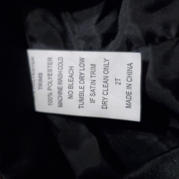 Black suit coat 2t - Picture 2 of 2